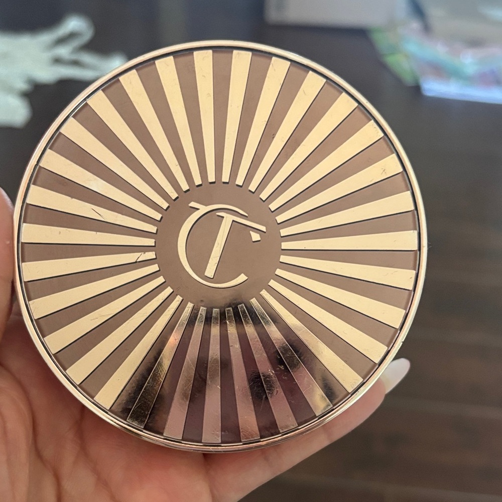 Charlotte Tilbury Radiant Gold Compact